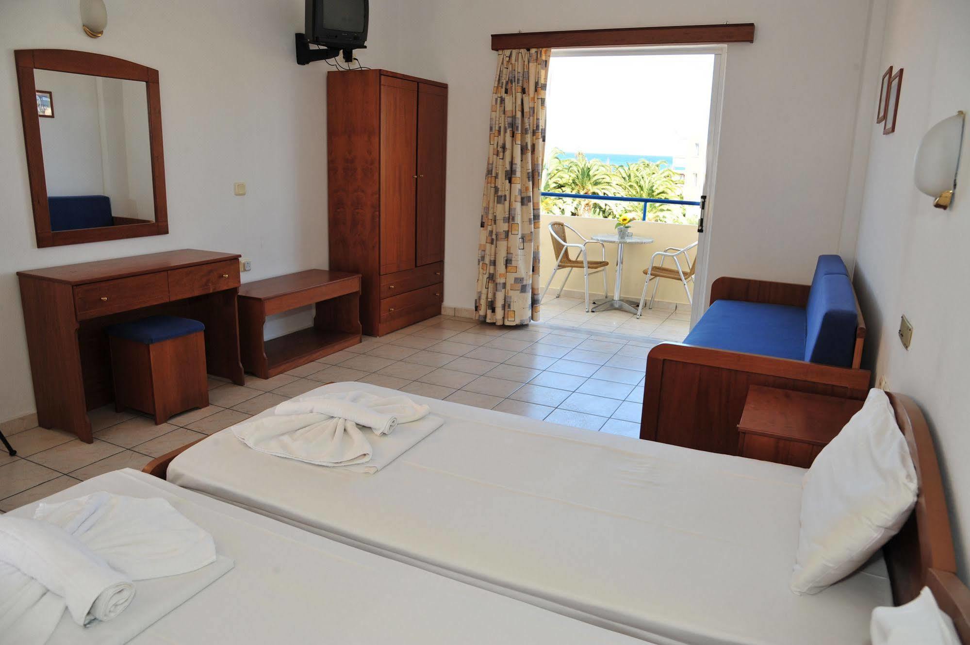 Dias Hotel Apartments Agia Marina  Exterior photo